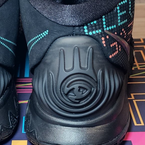 ?️ Men\'s Nike Black/Black Kyrie Shot Clock 7.5 (M) 9 (W) New w/ Box